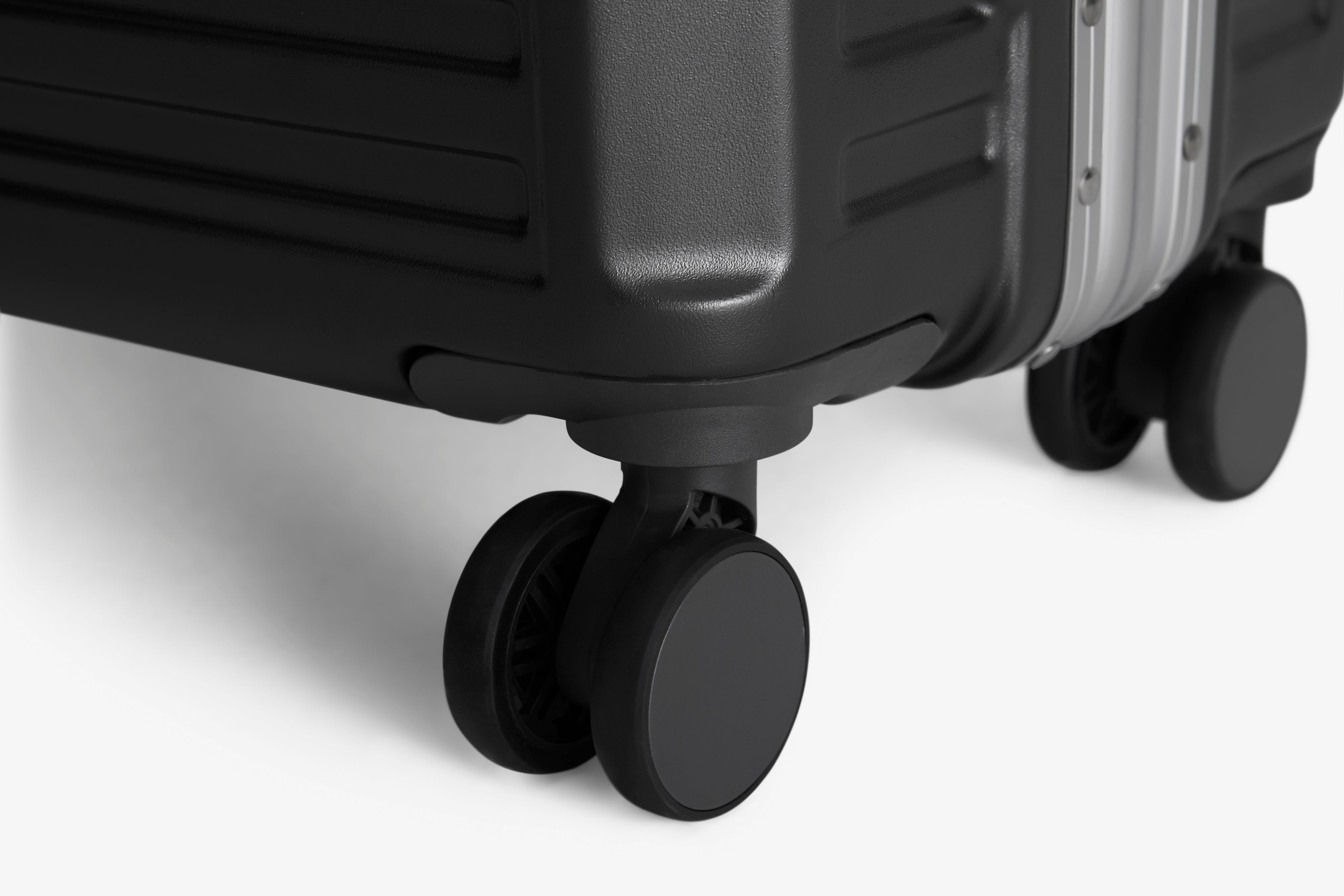 SKYFLITE ALUMEX 55CM CABIN TROLLEY CASE