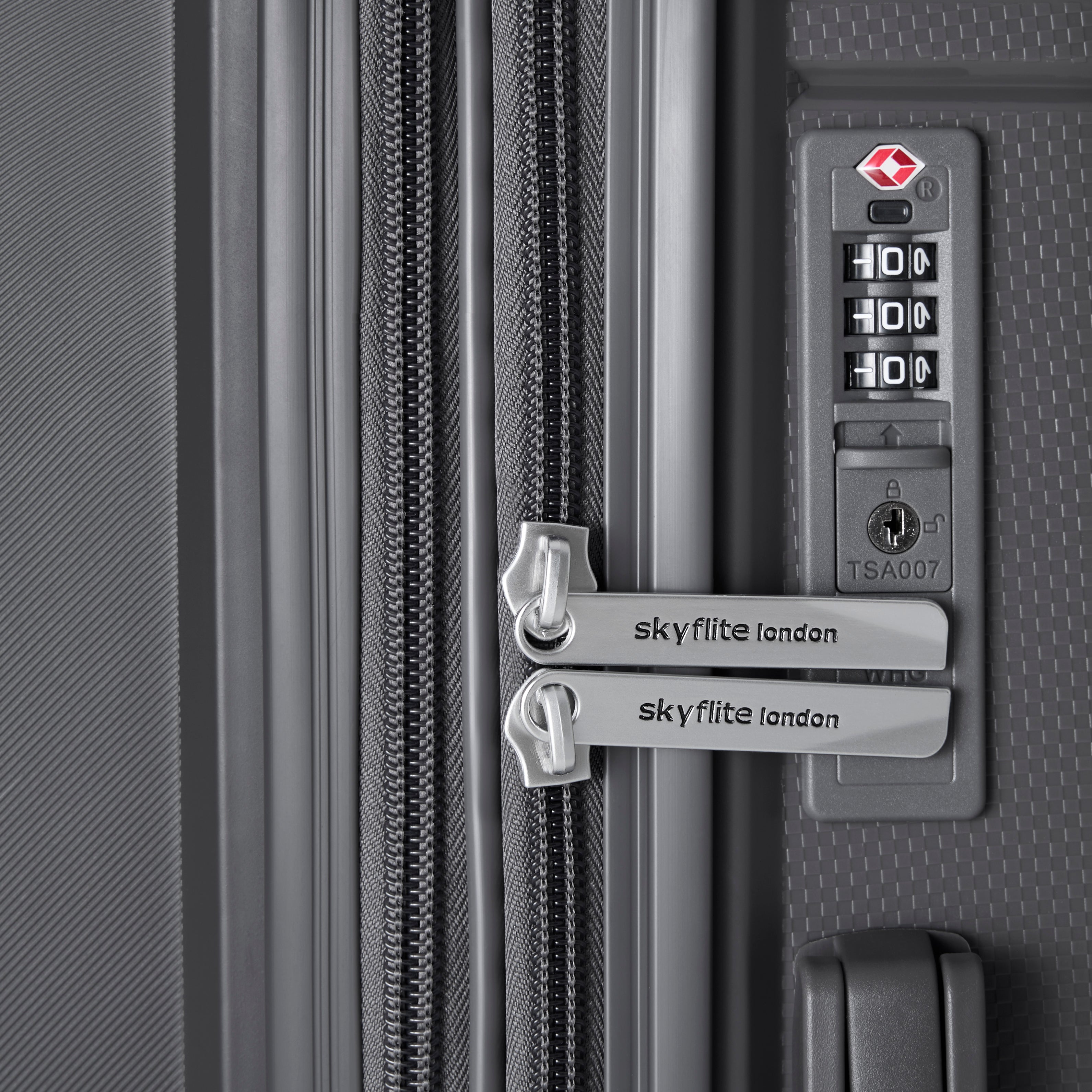 SKYFLITE Clarity 75cm Trolley Case