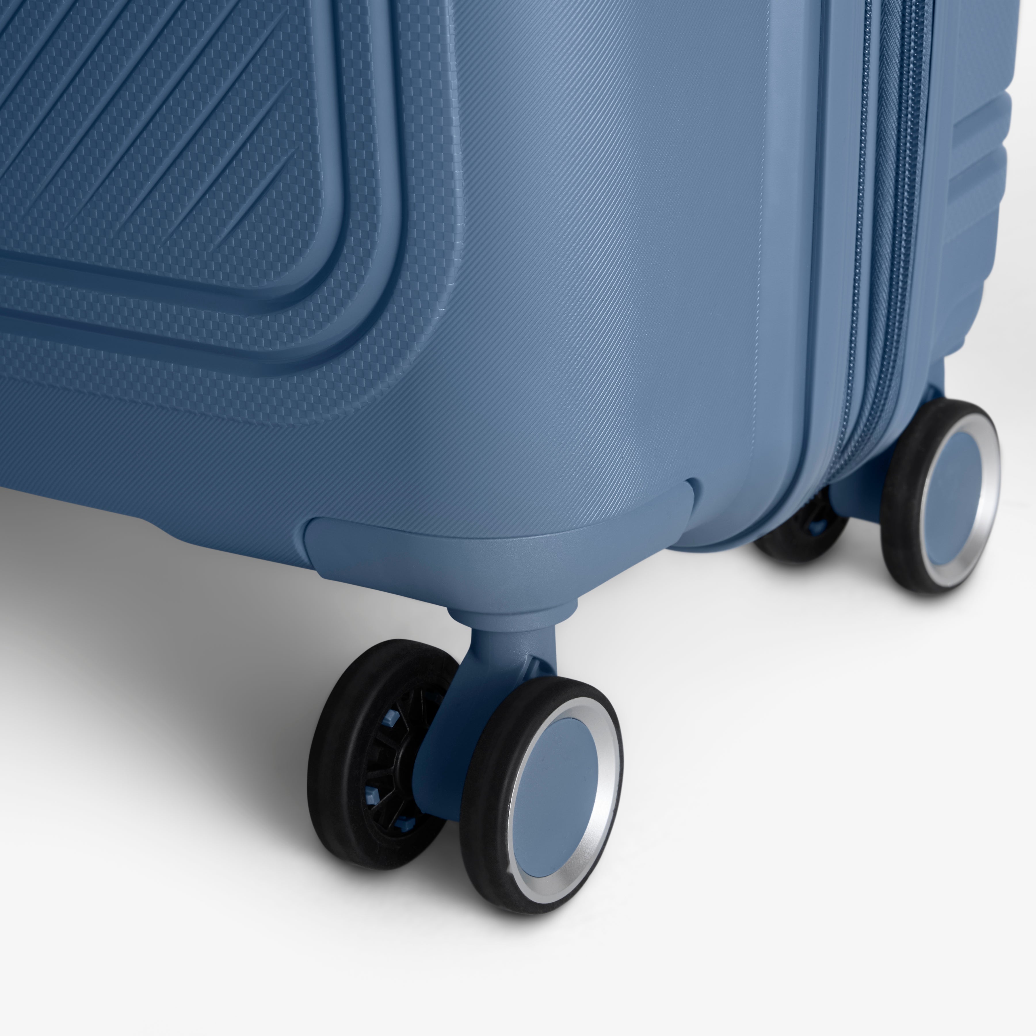SKYFLITE Clarity 75cm Trolley Case