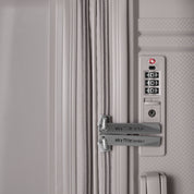 SKYFLITE Clarity 75cm Trolley Case